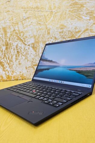 Lenovo t470s core i5 8gb ram 256ssd 6gen